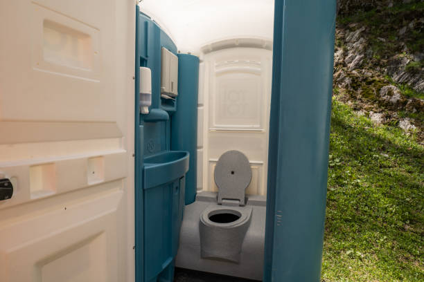 Best Portable restroom trailer rental  in Aptos, CA